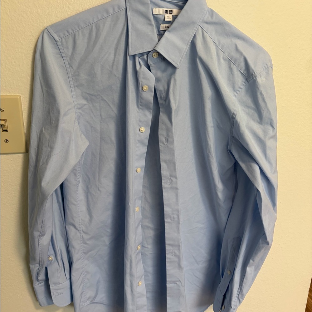 Uniqlo Men's Light Blue Dress Shirt - Classic Button Front